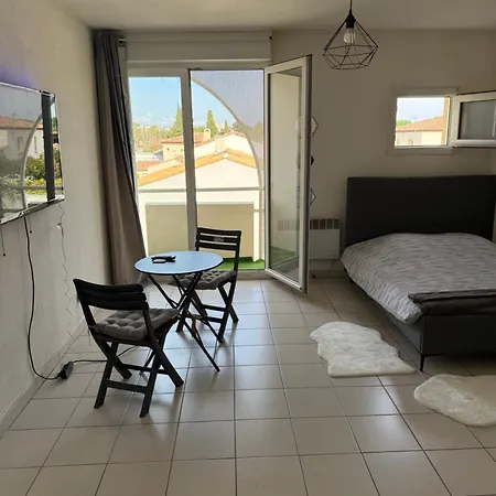 : Jolie Tres Calme Διαμέρισμα